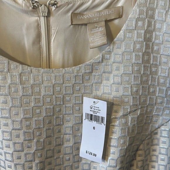 Banana republic Lovely cream dress with metallic sheen to it. NWTs size 6 - Picture 3 of 6